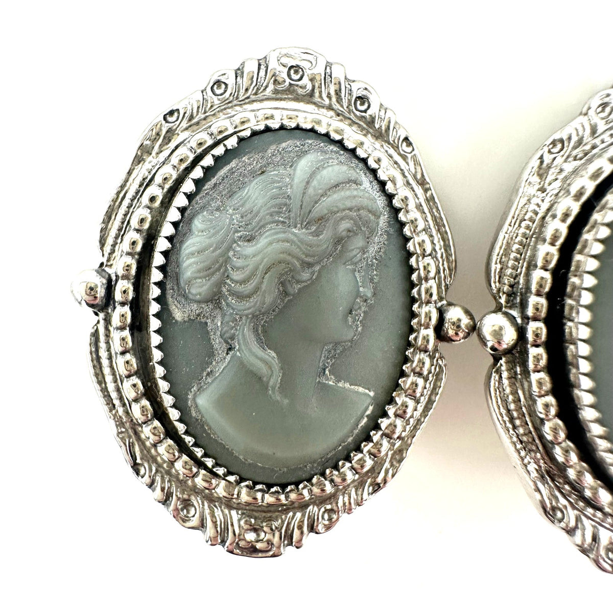 Whiting & Davis signed vintage silver tone gray resin cameos clip on earrings