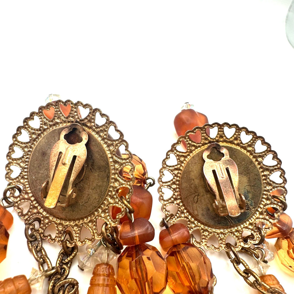 Vintage gold tone amber lucite beaded 4" dangle drop statement clip on earrings