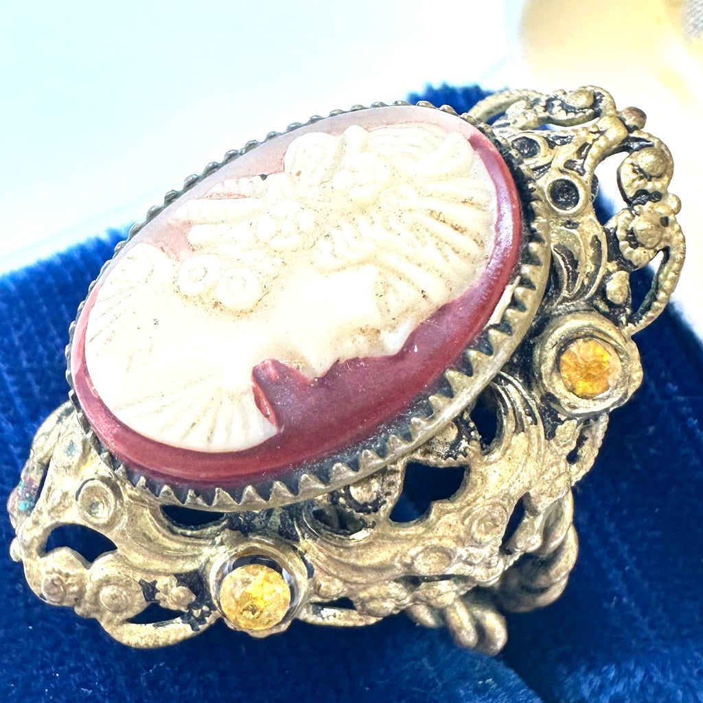 Czechoslovakia antique Art Deco gold tone brass resin cameo adjustable ring