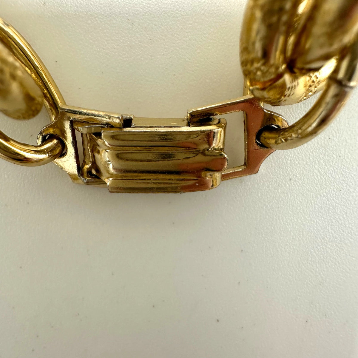 Germany signed vintage gold tone chunky twisted chain statement 24” necklace