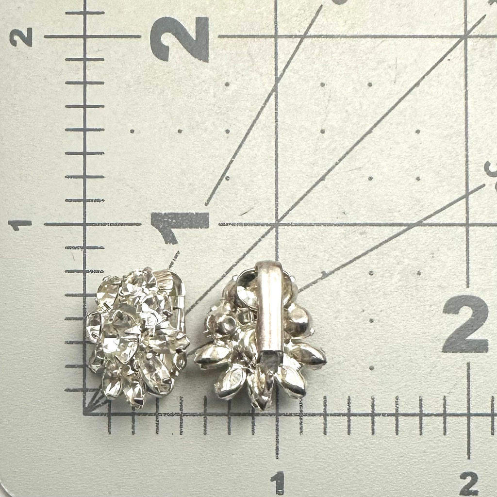 Vintage silver tone rhodium clear glass rhinestones cluster clip on earrings