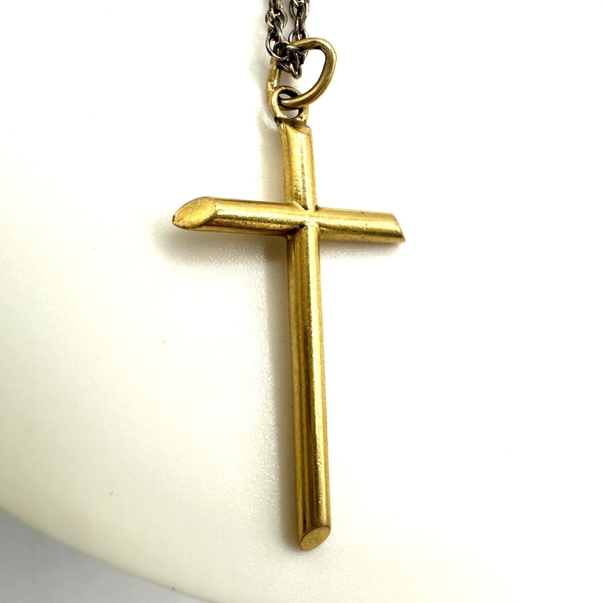 TruKay vintage 14kt gold filled cross pendant on 12kt GF 19.75” chain necklace