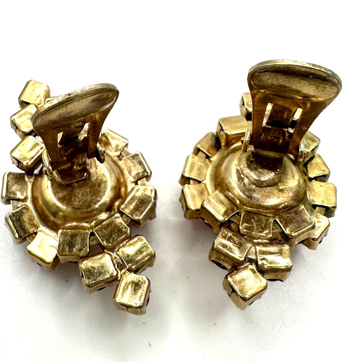 1950s vintage gold tone pink clear givré art glass rhinestones clip on earrings