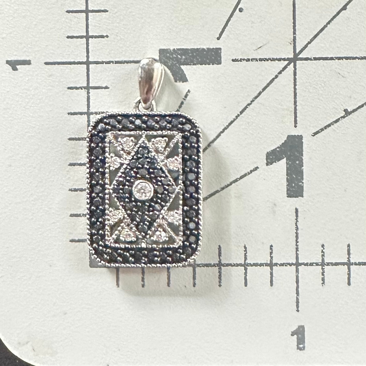 14kt solid white gold white black diamonds treated 0.50CTW pendant 3.13 grams